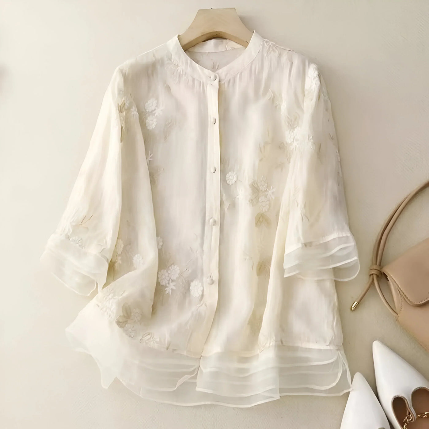 Emily | Top con fiori ricamati