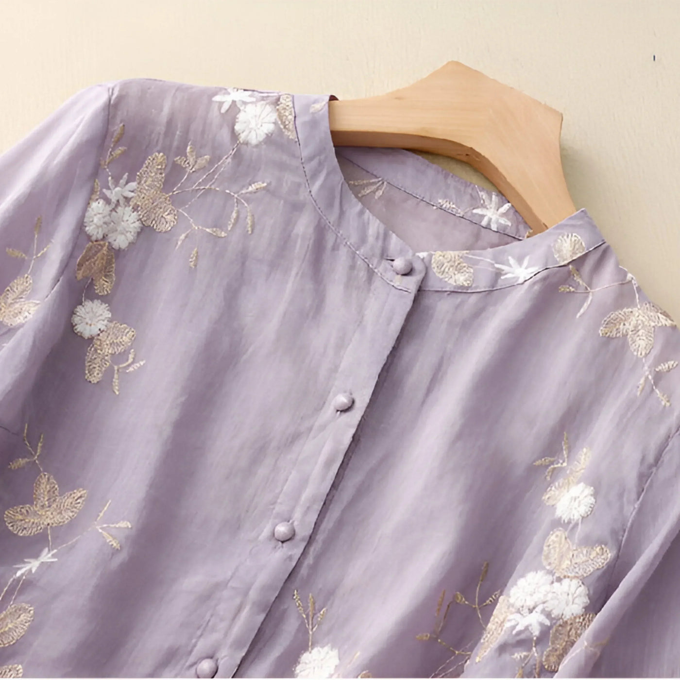 Emily | Top con fiori ricamati