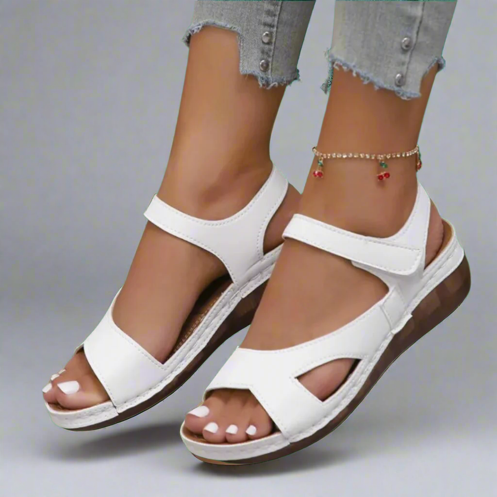 Ilona | Sandali con zeppa fatti a mano in materiale premium