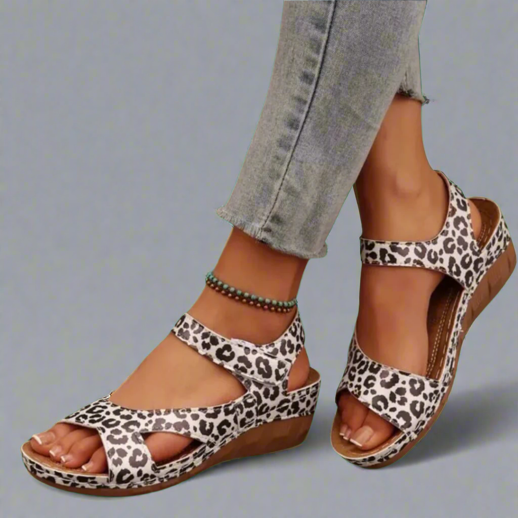 Ilona | Sandali con zeppa fatti a mano in materiale premium