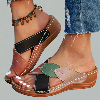 Nina | Sandali con zeppa fatti a mano in materiale premium