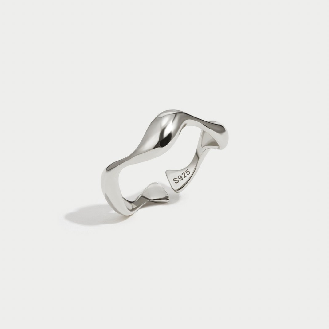 Anello di onde argentato