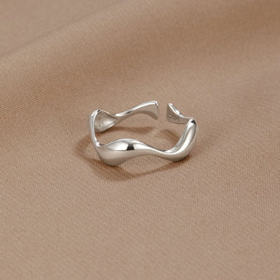 Anello di onde argentato