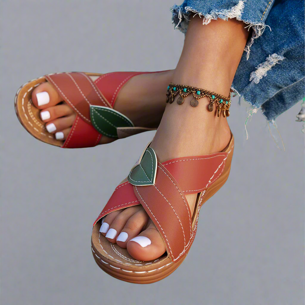 Nina | Sandali con zeppa fatti a mano in materiale premium