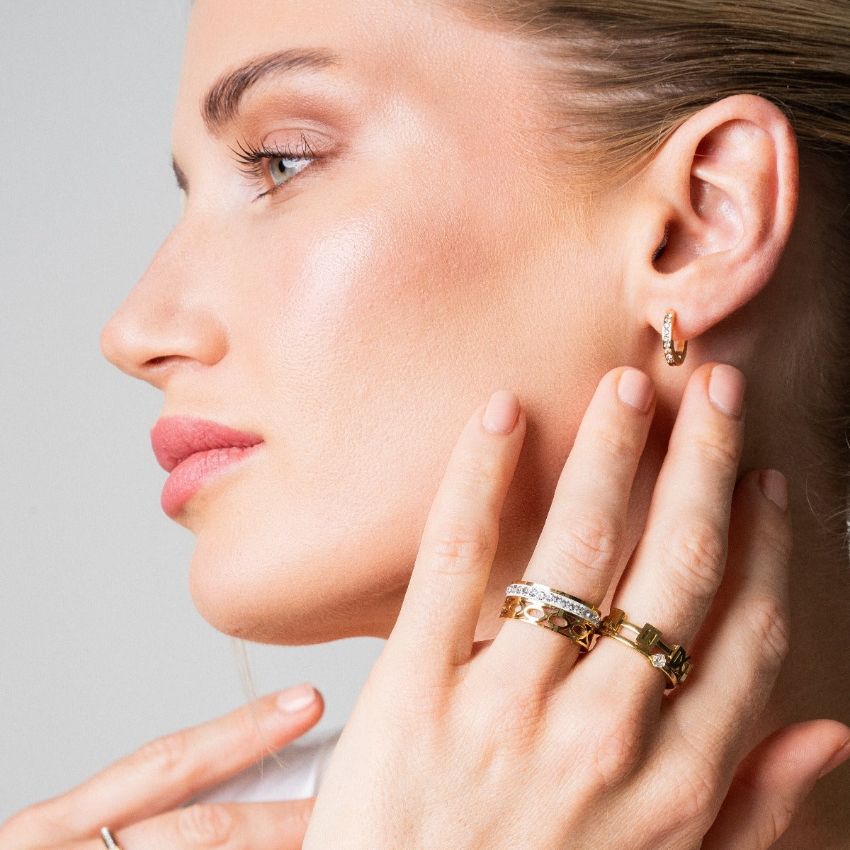 ARIELLE Orecchini in Zirconia Dorata