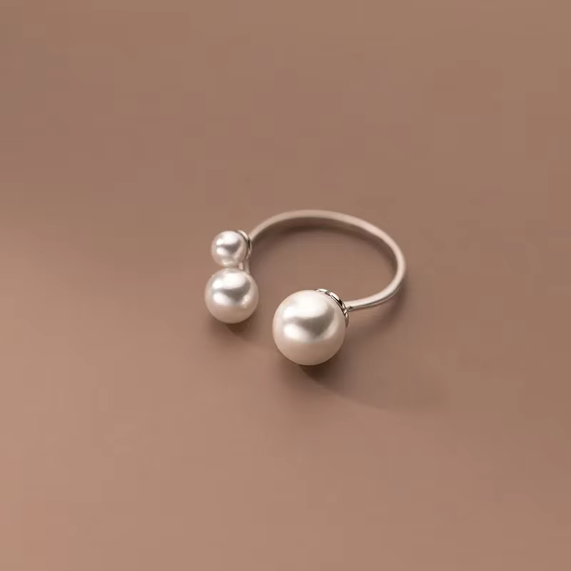 Anello regolabile in perle d'acqua dolce