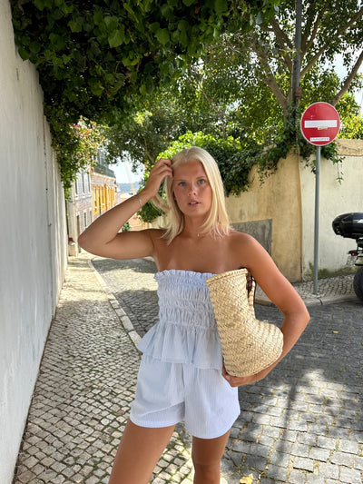 Sarah | Incantevole set con volant a righe