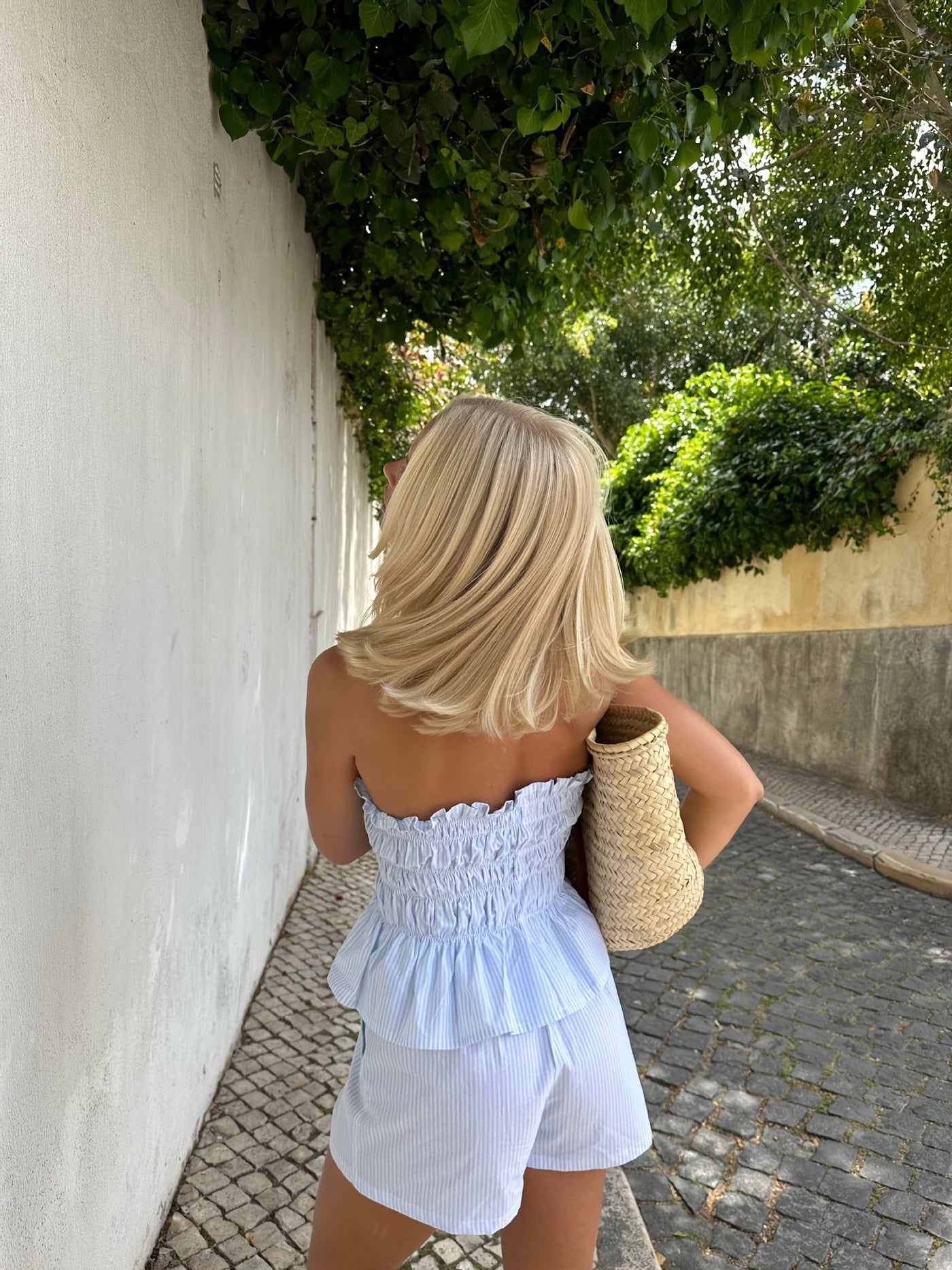 Sarah | Incantevole set con volant a righe