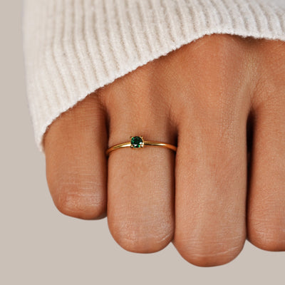 Anelli d'oro con pietra di nascita