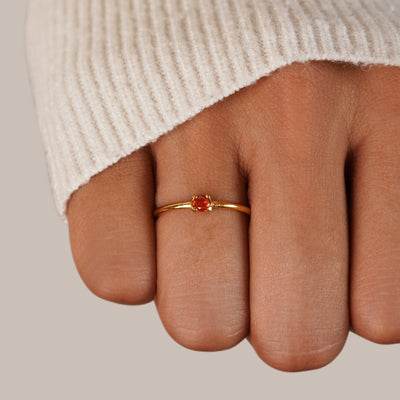 Anelli d'oro con pietra di nascita
