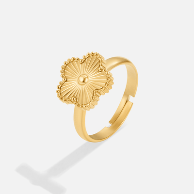 Anello di trifoglio dorato