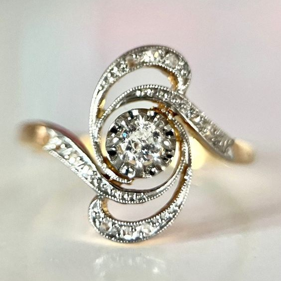 Anello vintage in oro con spirale di zirconio