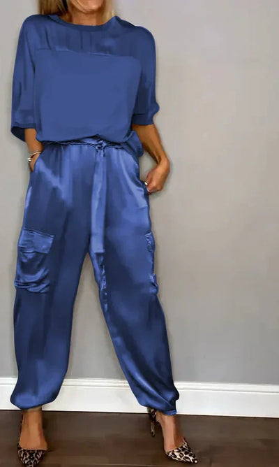 Lily™ - Completo Versatile in Raso
